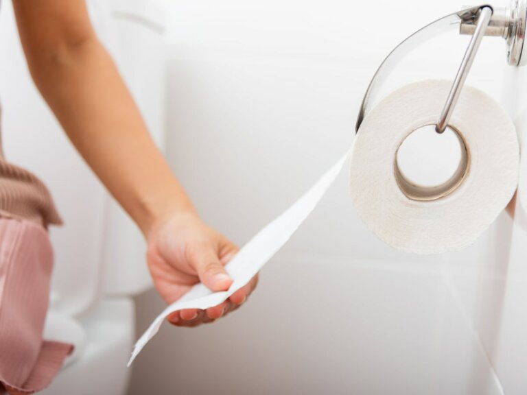 What Causes Yellow Stool? | The IBS & Gut Health Clinic